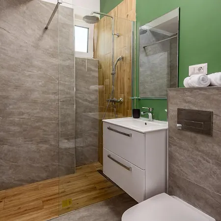 Апартаменты Azzurro Breeze Нэводари